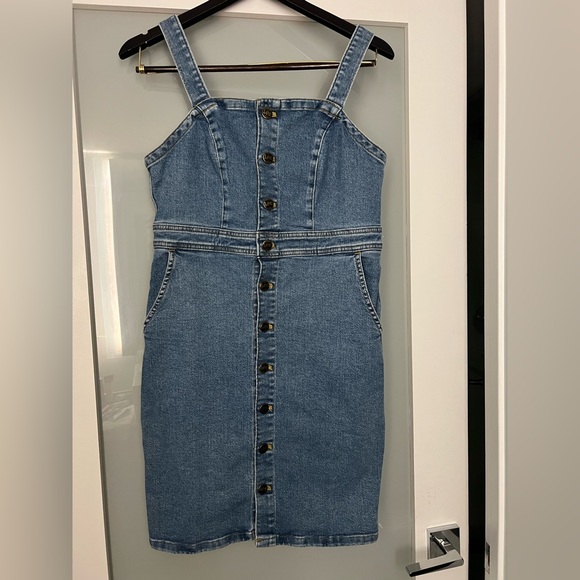 Lee Dresses & Skirts - Lee Denim Dress 💙